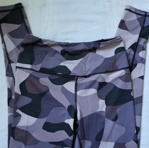 VS Sport Camo Leggings